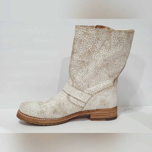 Frye VERONICA 76516 White Distressed Leather Boot Ride Buckle Pull-On 10 B New - Picture 16 of 16